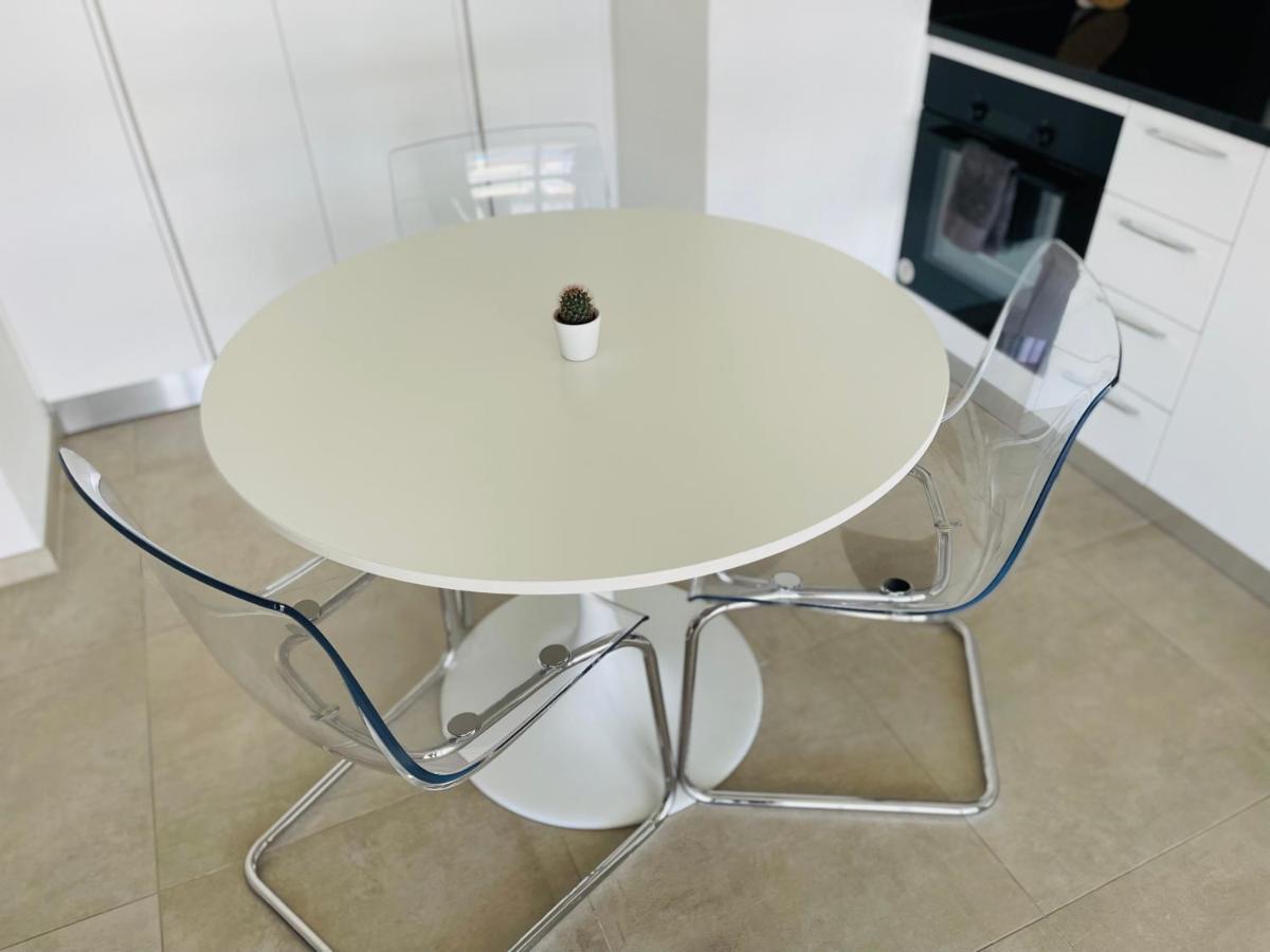 Central Apartment , Free Parking 로카르노 외부 사진